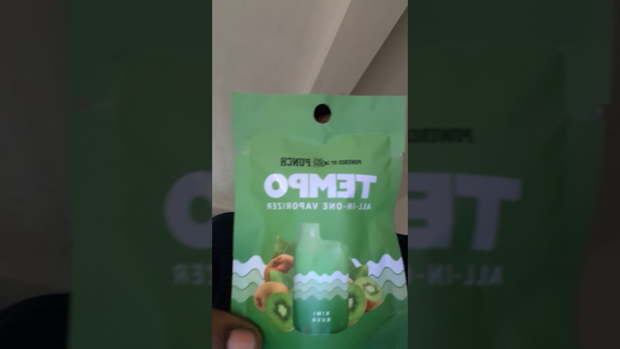 Tempo Kiwi Kush Review + Story Time: Fake Cannabis Dr?! 🤯😳 #420 #budtenderlife #cart #kiwikush
