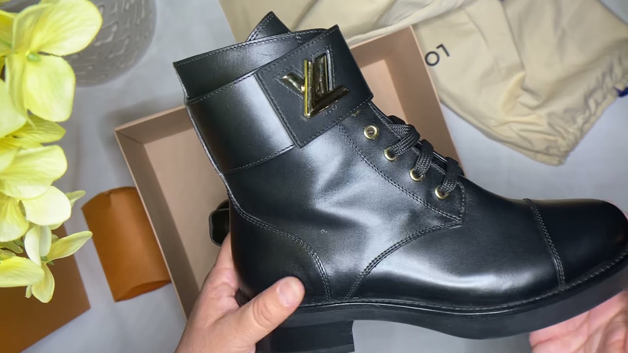 From 1-10 Rate these LOUIS VUITTON Boots Wonderland Ranger