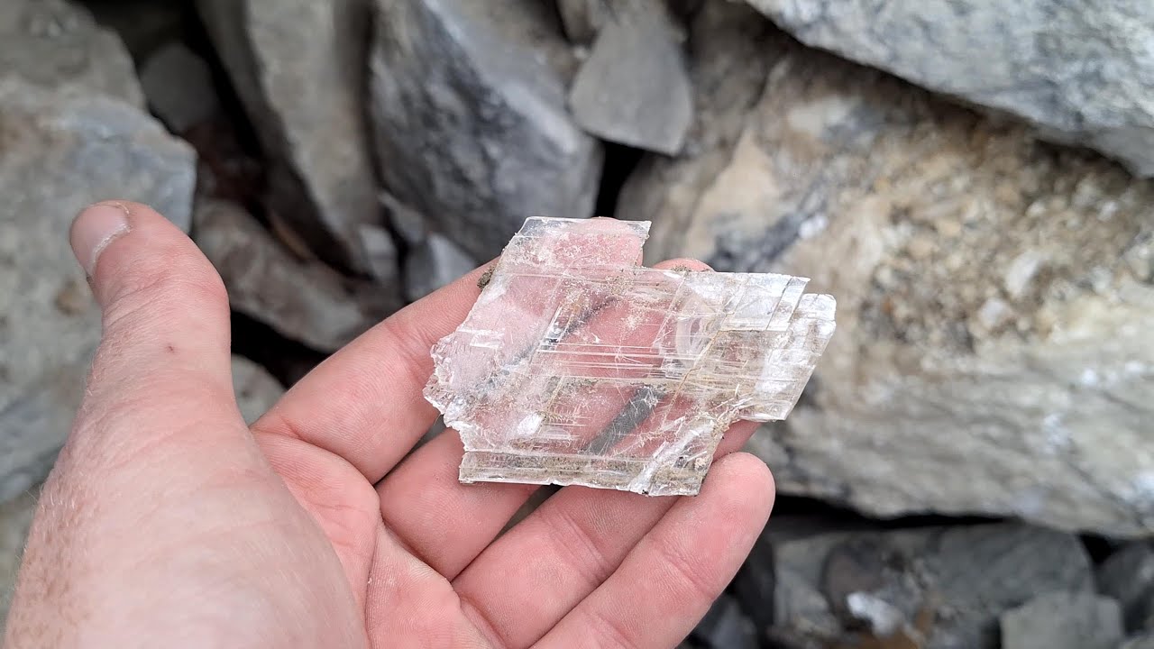 Ice Clear Selenite | Sphalerite Crystals! Smashing Boulders, Quarry Trip, Ontario Rockhounding