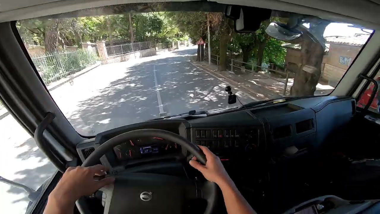 Dagli occhi del camionista #29: VOLVO FL! Torno sulla motrice! -My Trucking life-