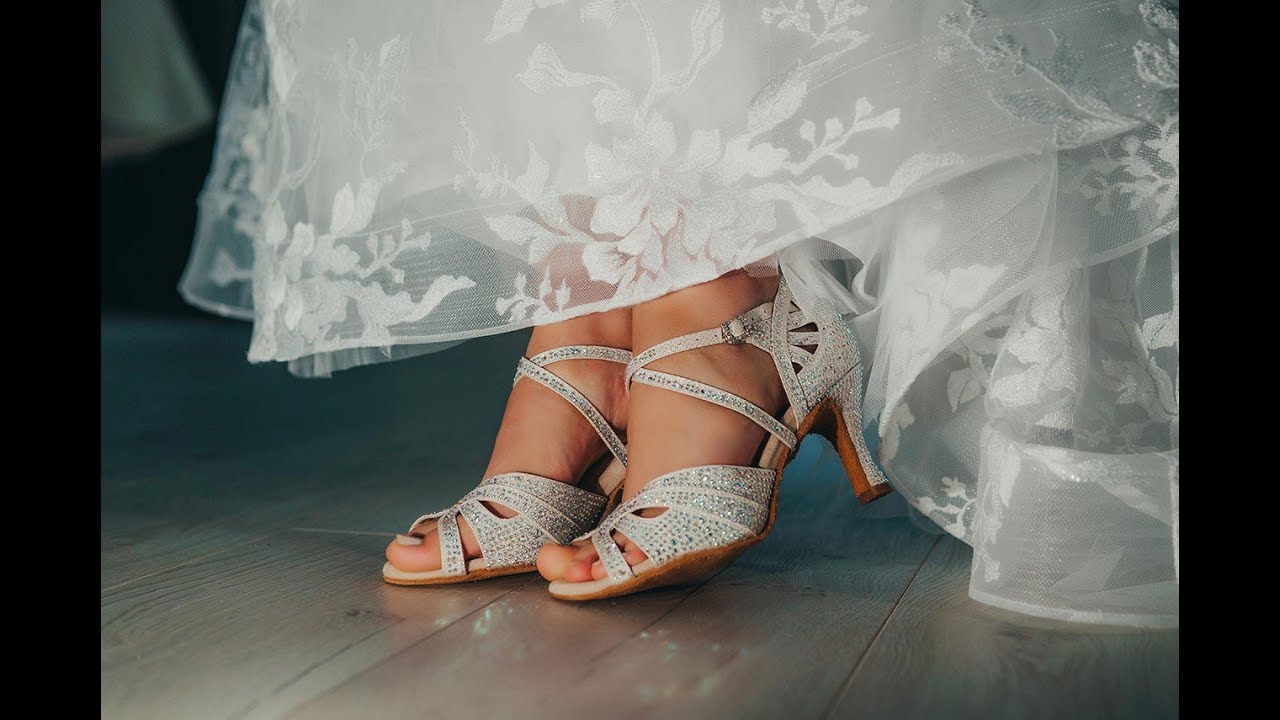Svadobn&eacute; trendy - Svadobn&eacute; &scaron;aty a tanečn&eacute; top&aacute;nky