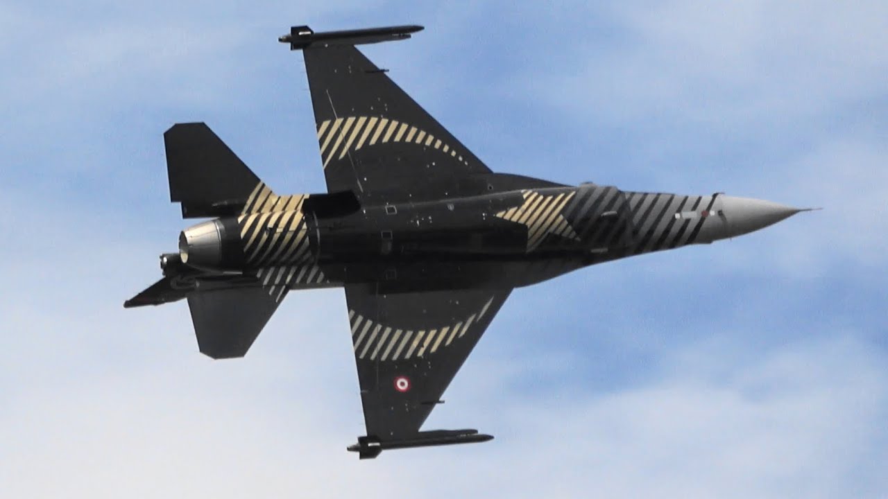 【4K】RIAT 2016 SOLO T&Uuml;RK Turkish Air Force F-16 The Royal International Air Tattoo