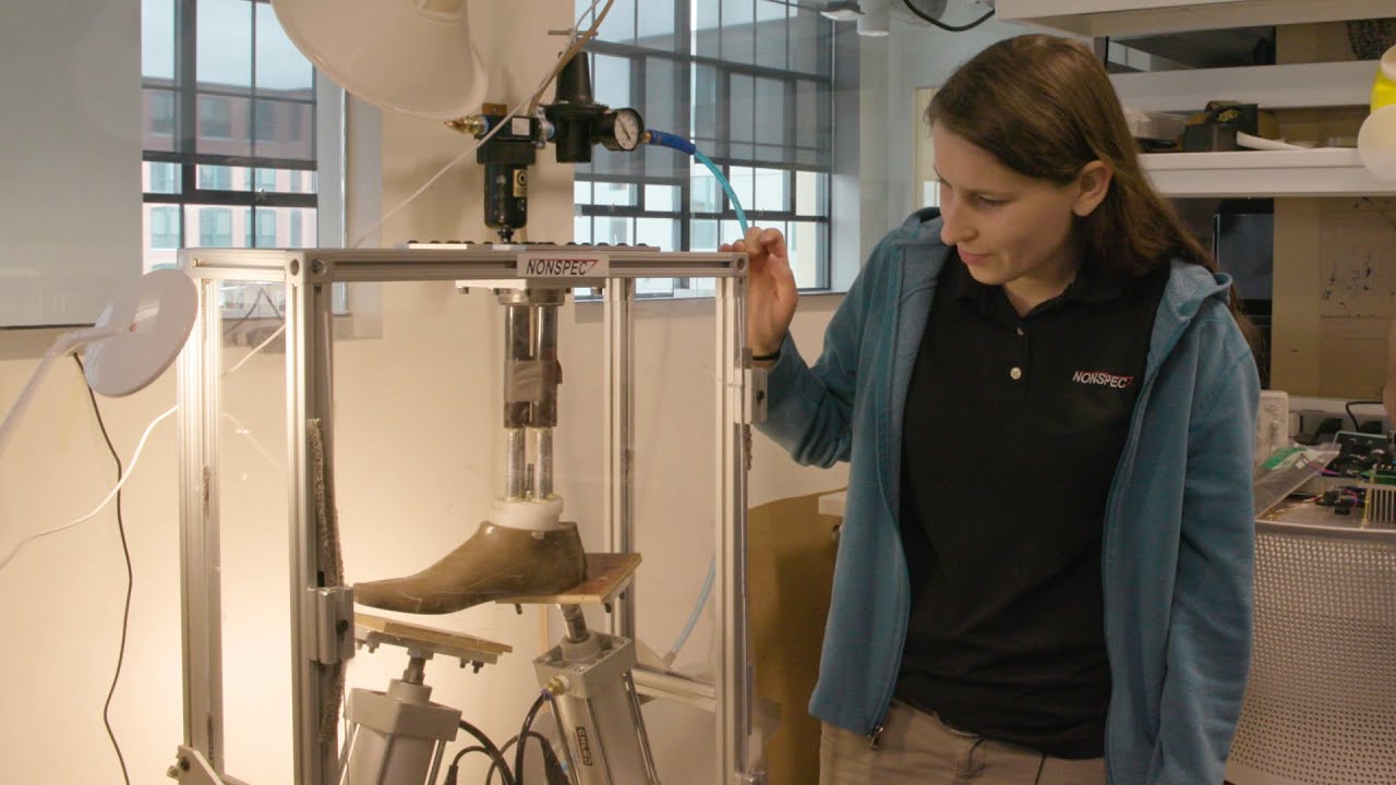 Making Prosthetic Legs for Amputees Around the World | Women Entrepreneurs