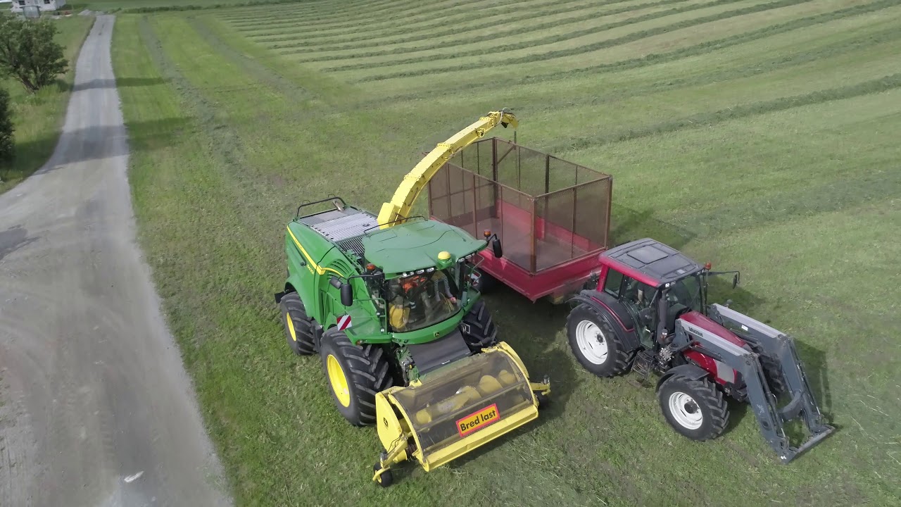 Silage Harvesting in the Norwegian mountains. John Deere 8400i , Valtra, Fendt, Claas, Farming, cow