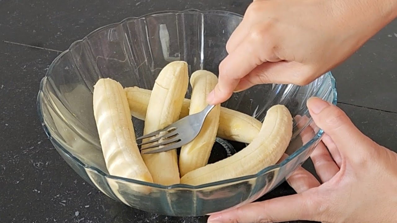 Kalau kamu punya pisang wajib buat ini. Cuma diaduk! Wangi, lembut, dan moist Banana muffin IDEALIFE