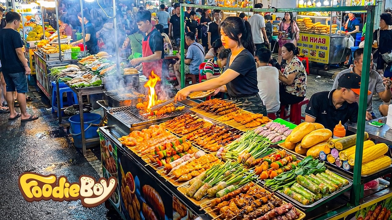 Must-Try Street Snacks in Ho Chi Minh! Banana Fritters, Pizza, Stir-fried Corn, Crispy Pancakes
