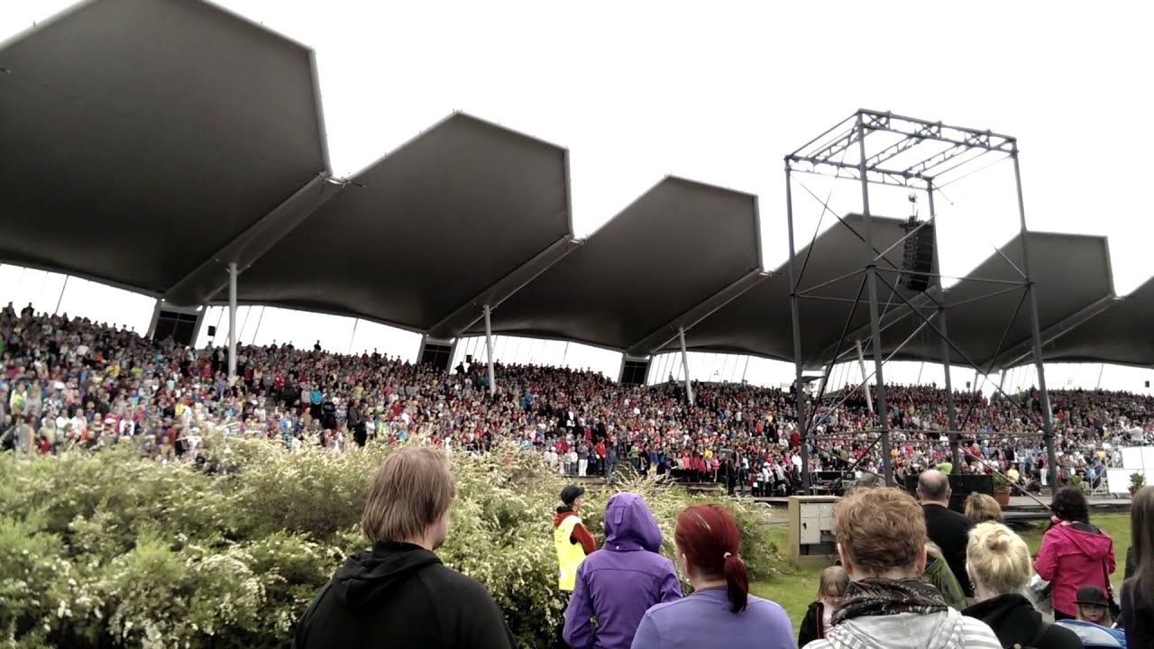 Suomen suven avaus Joensuussa 31.5.2013. Karjalaisten laulu.