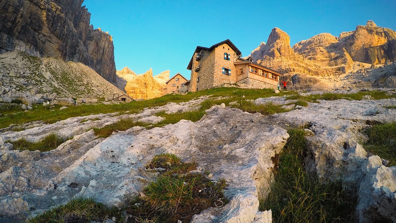 TUCKETT HUT IN THE HEART OF THE BRENTA DOLOMITES | TRENTINO