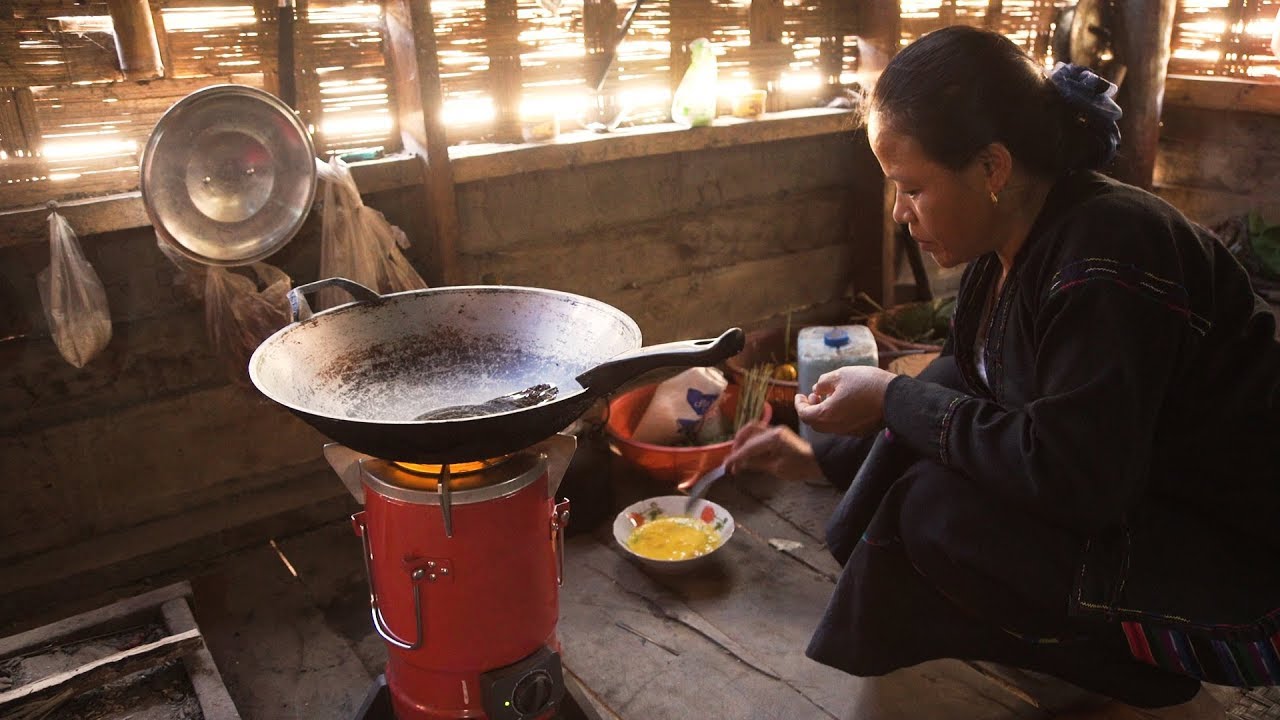 Super-clean Cookstoves Spark Interest Among Laotian Women
