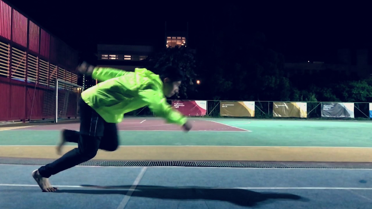 Nike Free RN Flyknit (Advertisement)