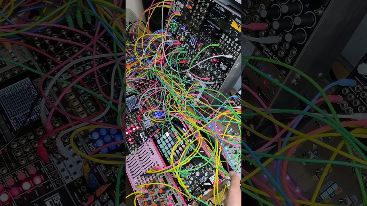 Metropolix and Sofia🤖 #dawless #eurorack 