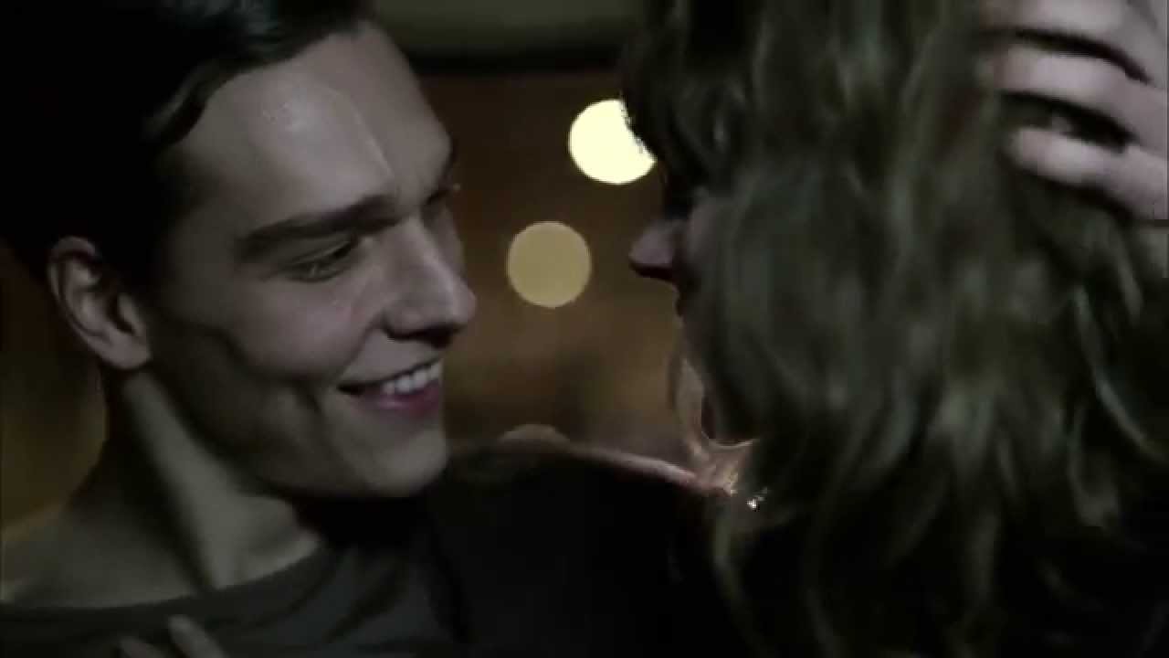 Valentina Perfume de Valentino - Freja Beha [HD]