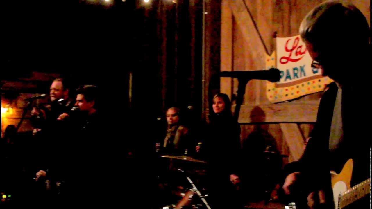 Steve Riley and the Mamou Playboys ~ La Danse de Mardi Gras
