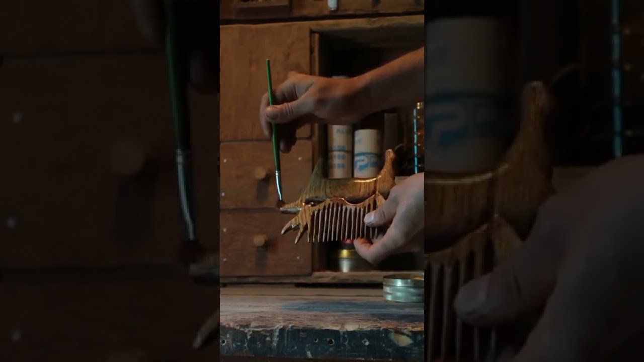 The PROCESS of covering the COMB with oil 🦌🛢️