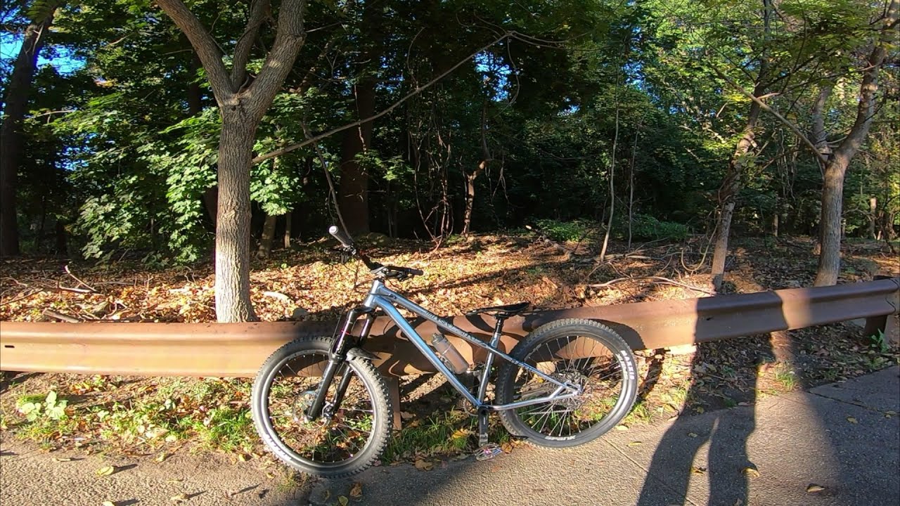 Commencal Meta HT Essential 2021. Is it as stiff as they say? Ride impressions