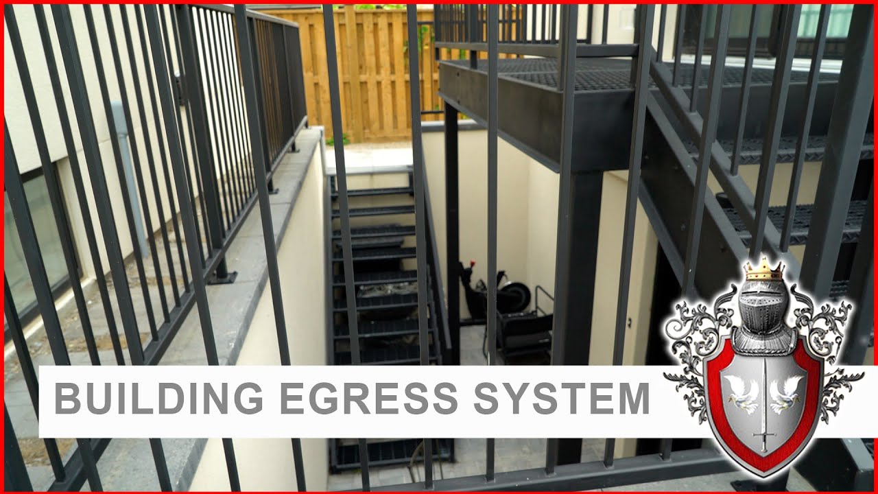 Пожарная лестница из подвала на первый этаж