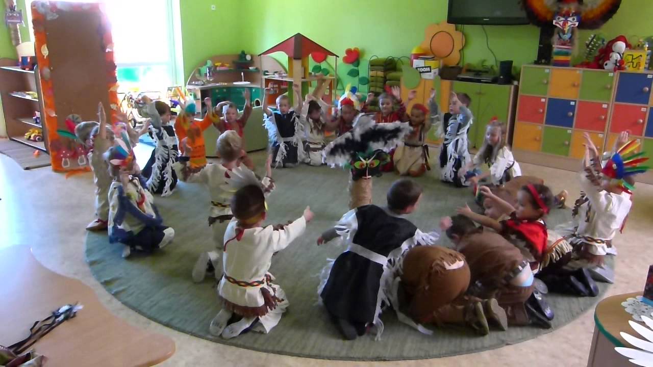 Taniec indiański- Przedszkole Samorządowe w Strykowie