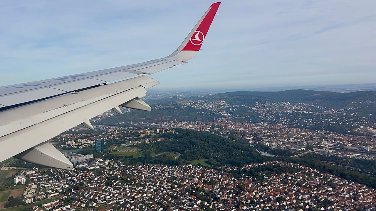 Turkish Airlines A321 landing in Stuttgart 