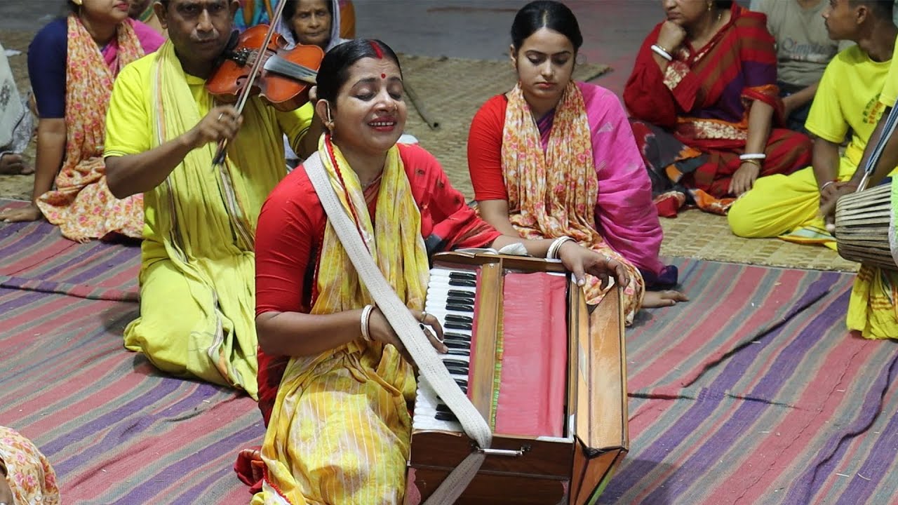 নিরবে একা বসে শুনুন চোখের জলে ভেসে যাবেন রুপশ্রী সম্প্রদায় । সনাতন মিডিয়া