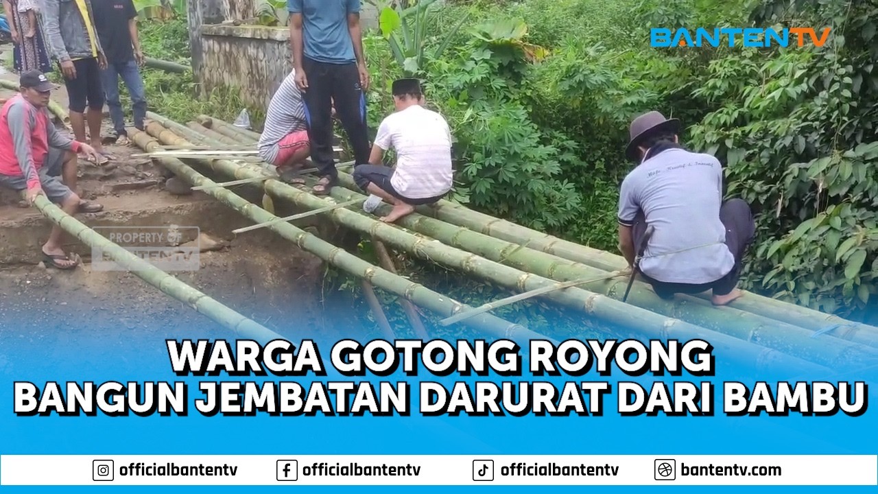 AKSES TERPUTUS, WARGA GOTONG ROYONG BANGUN JEMBATAN DARURAT DARI BAMBU