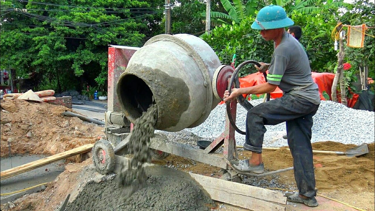Toàn Cảnh Máy Trộn Hồ Và Trộn Be Tông Nhỏ Làm Việc | TienTube TV