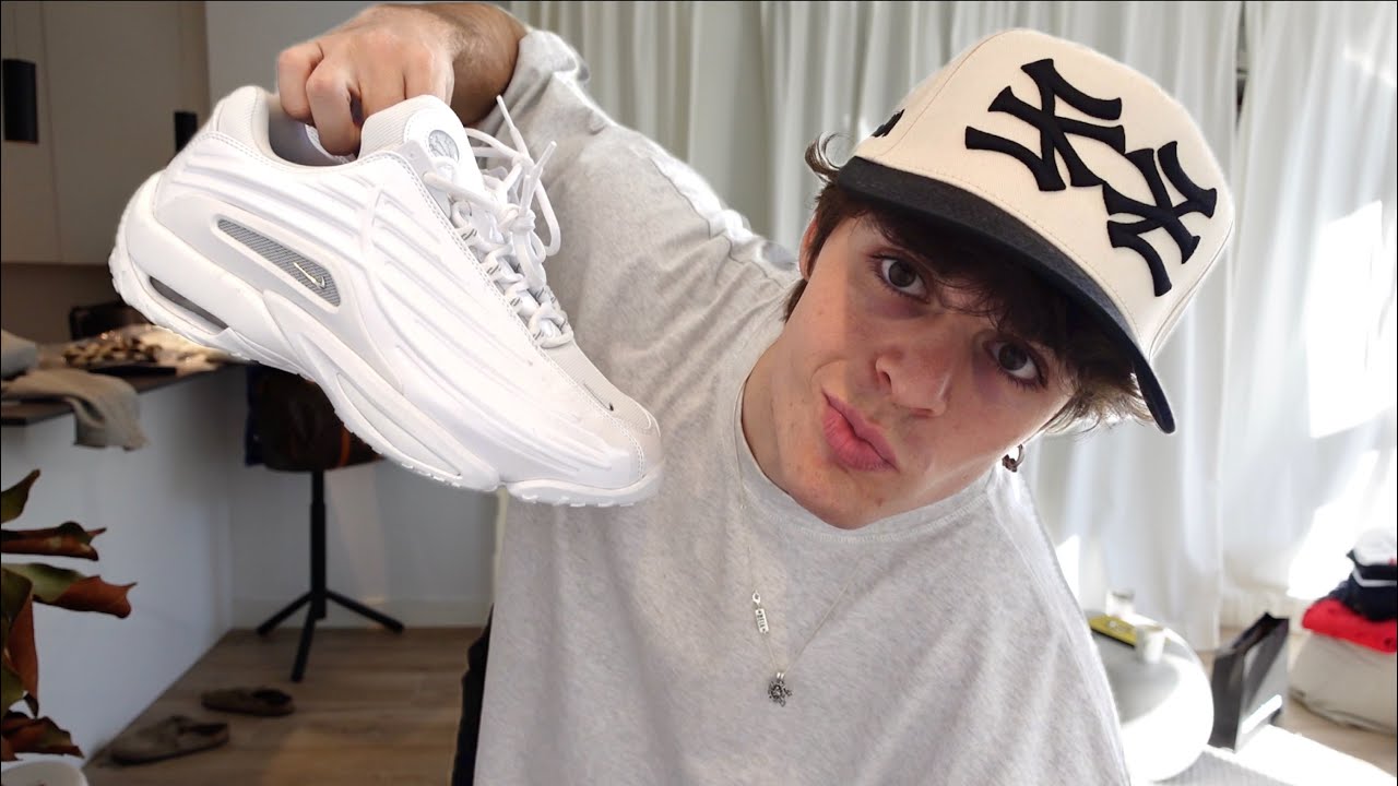 abriendo 33 paquetes de ropa y voy a Stüssy