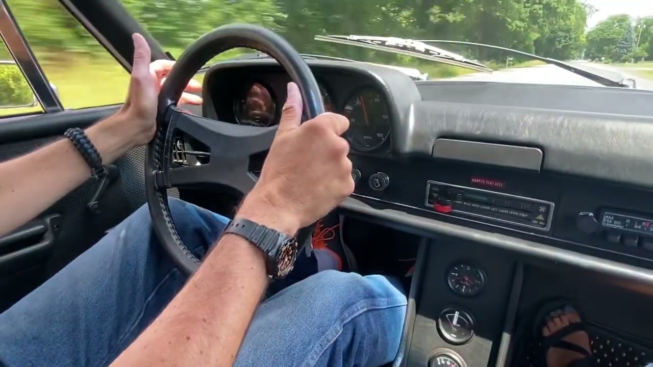 1974 Porsche 914/2.0 accelerating ￼