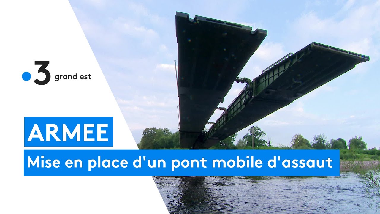Mise en place pont mobile d&rsquo;assaut par le 13&egrave;me r&eacute;giment du g&eacute;nie