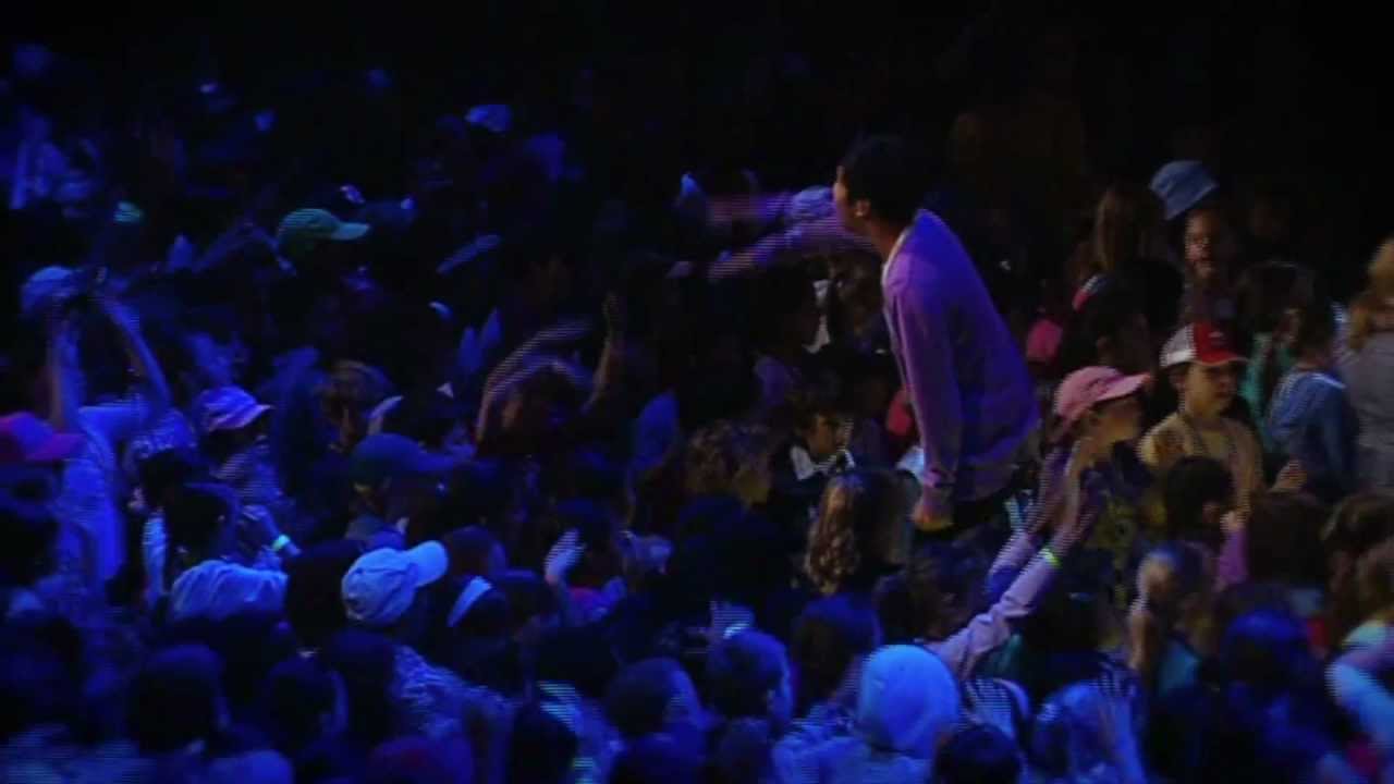 Spinning Around (Live Kids Praise)