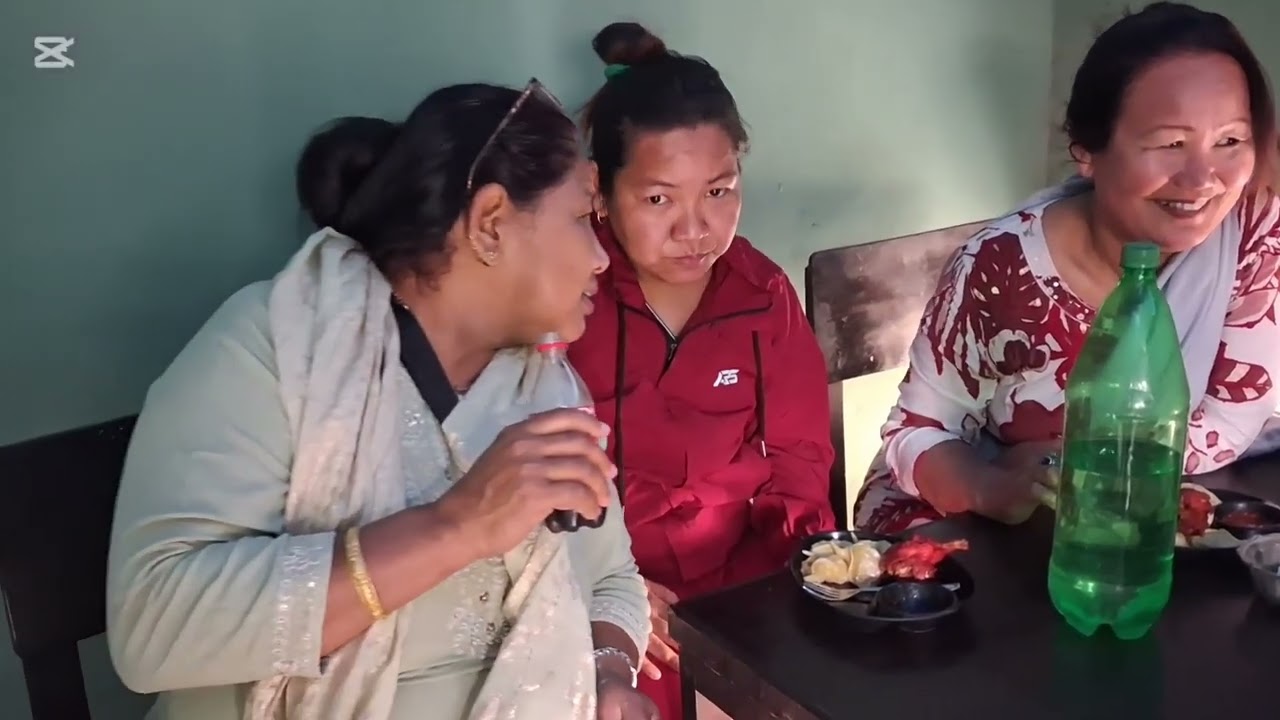 मतदान गरेपछि हामी छोरी बुहारीहरू को रमाईलो गफ हुदै घर फर्किको ।