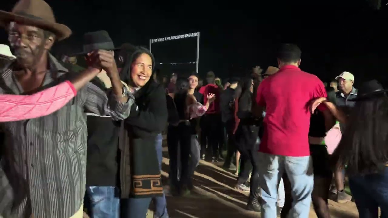 Dan&ccedil;ando forr&oacute; na Poeira-Sudoeste baiano &eacute; assim-Mania&ccedil;u -Bahia #sert&atilde;obaiano&eacute;show 