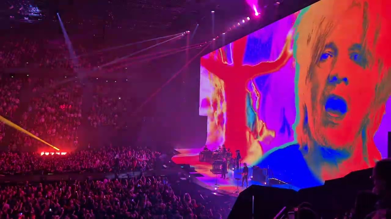 Indochine - Showtime feat Ana Perrote - Bercy 28/02/2026 - Paris - Nicola Sirkis 
