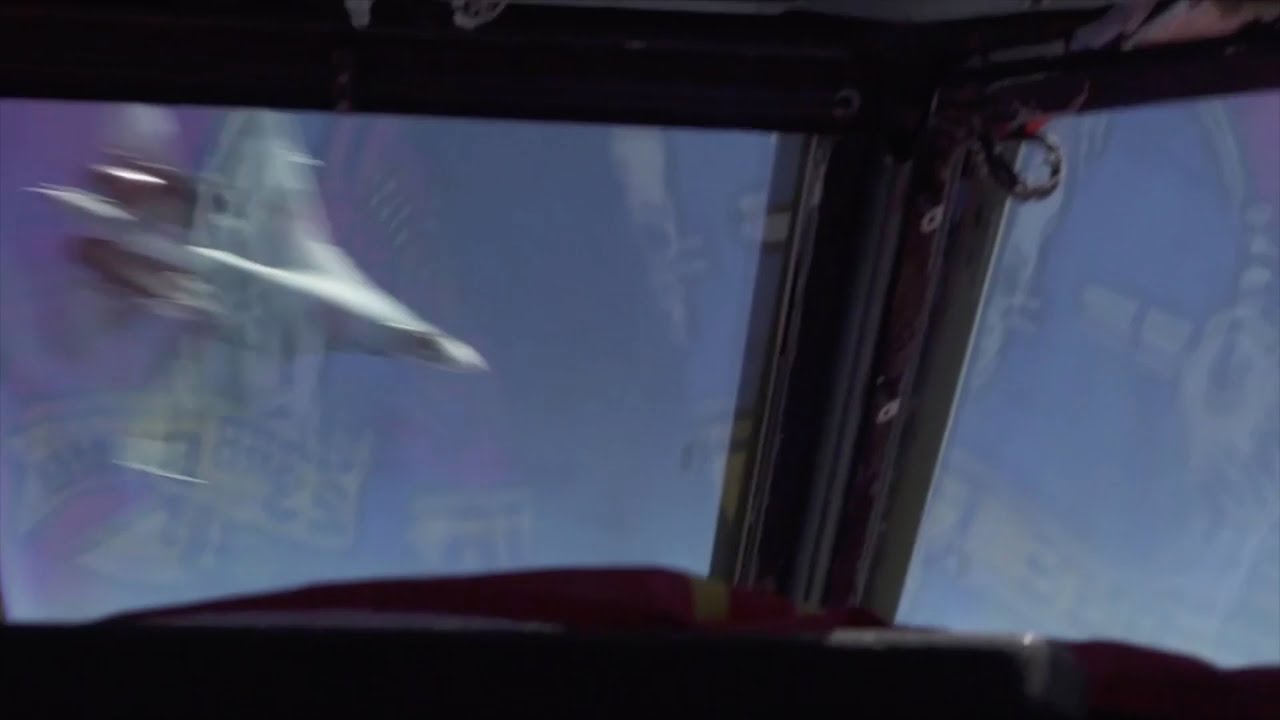 Russiske Su-27 jagerfly avskjærer amerikansk B-52 bombefly