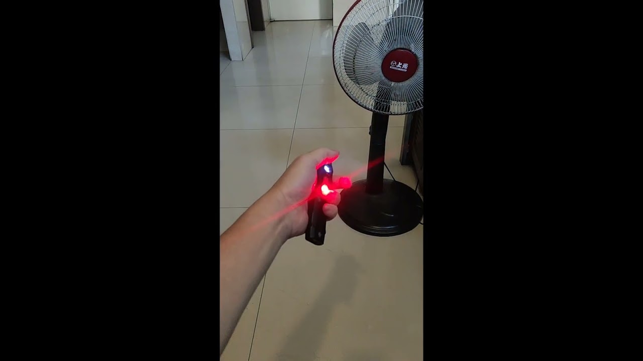 HaixnFire W108 迷你手電筒 USB 可充電 2500 流明 LED 超亮手電筒 EDC 戶外野營燈泛光燈 物超所值，戴手套都能按多光源又超亮，有紫燈光驗鈔用側邊紅白紫三色光才300多