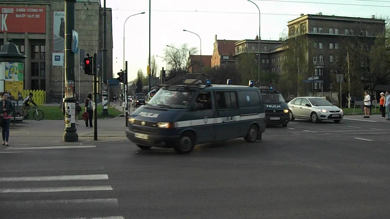 [ALARMOWO] Kolumna VW T4 z krakowskich komisariatów na mecz