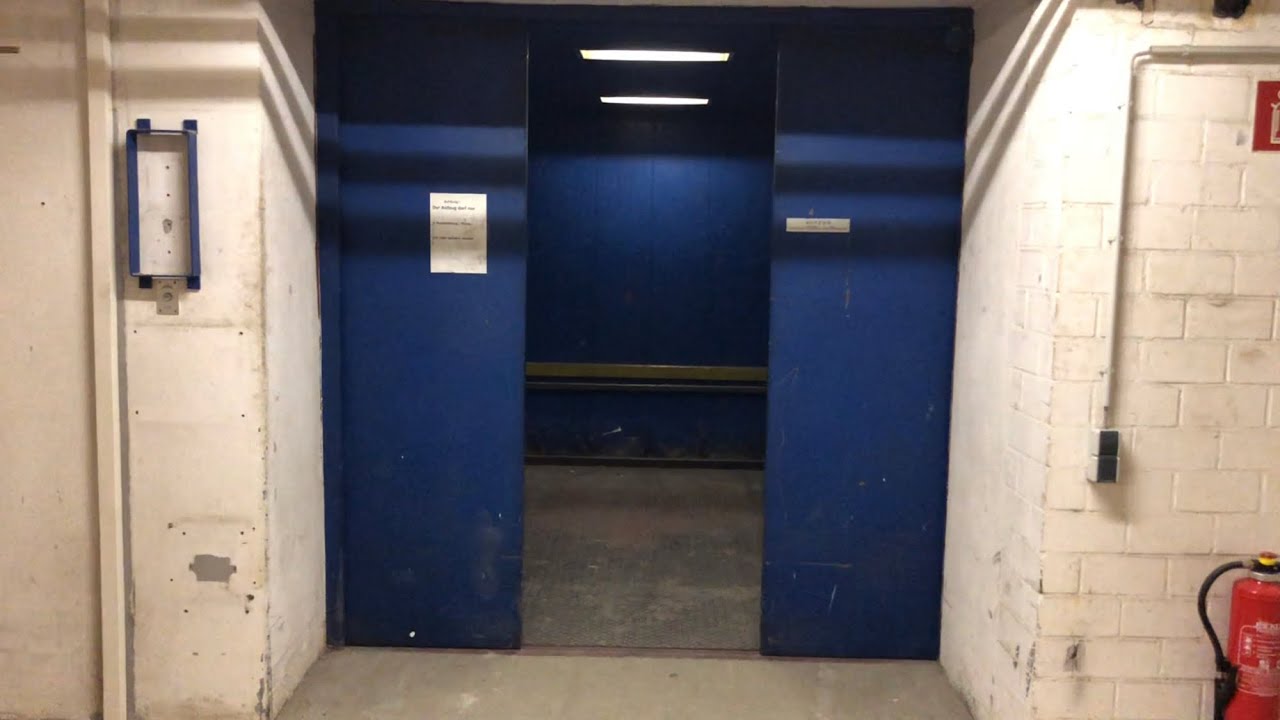No inner doors 1976 Füller & Knörzer freight Elevator at Stuttgart-Obertürkheim