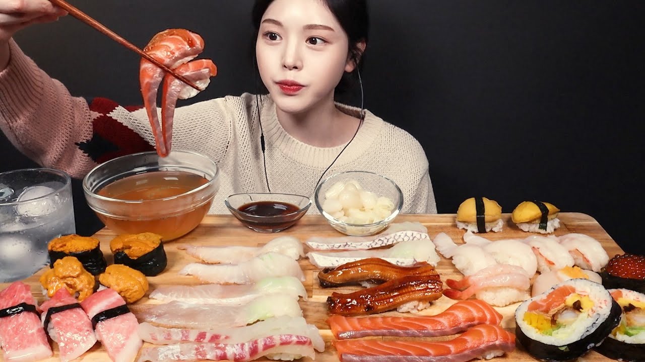 SUB)초밥 한판 먹방!🍣 연어 참치뱃살 새우 후토마끼 장어 전복 성게알까지 모둠초밥 순삭한 날✨ Sushi Mukbang Asmr