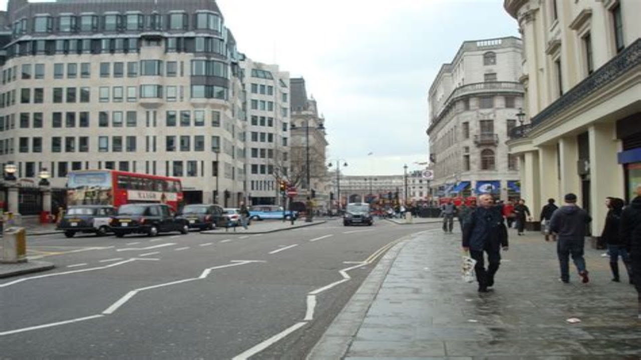 WALKING AROUND  THE STRAND - LONDON 2020