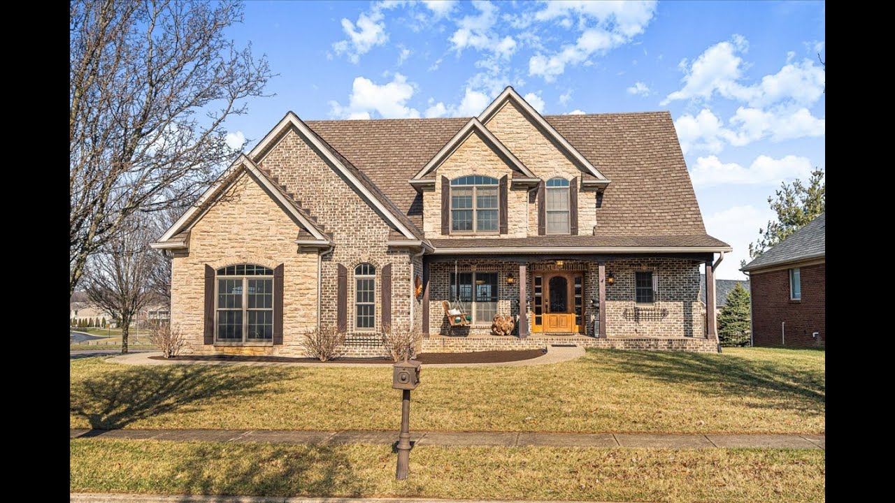 2561 Pascoli Place 40509 in Lexington's Tuscany neighborhood - Over 3,000 sq. ft. 3 car garage.
