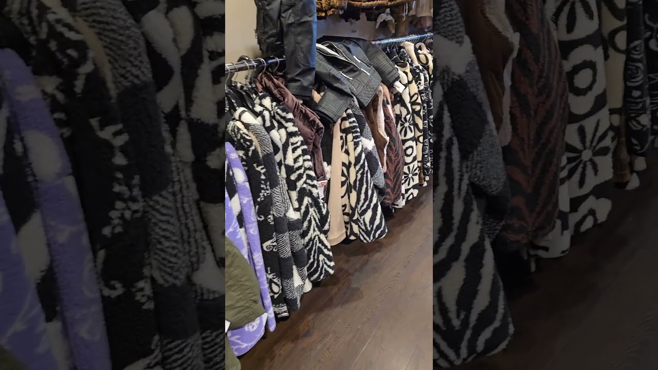 Лондон.  Желетка. Одежда. Tk-maxx. London. Vest. Clothes. Tk-maxx.