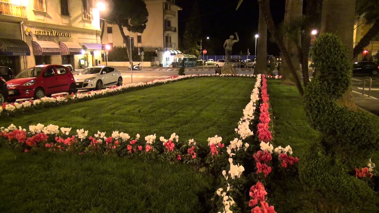 panasonic X920 VS sony  CX730 Low light