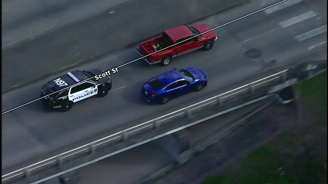 Police use pit maneuver to end chase in south Houston