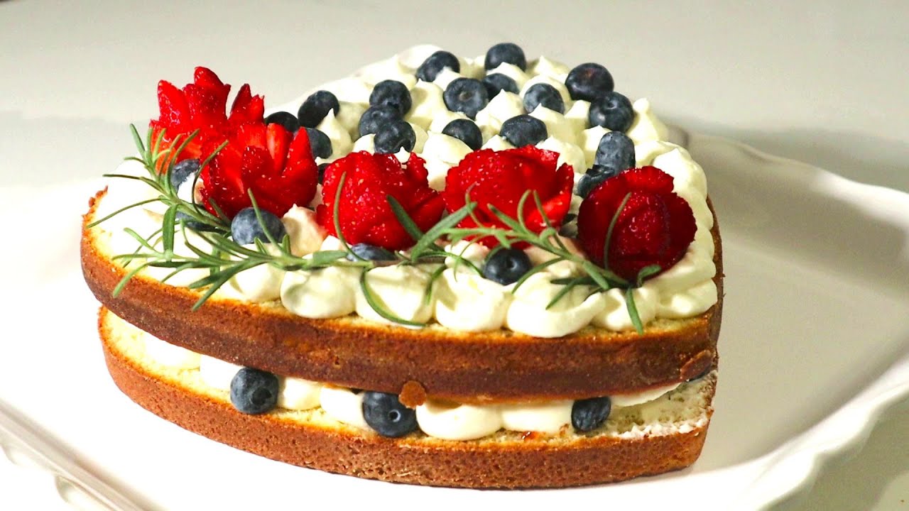 Delicious Valentine's  cake / Chana's Creations