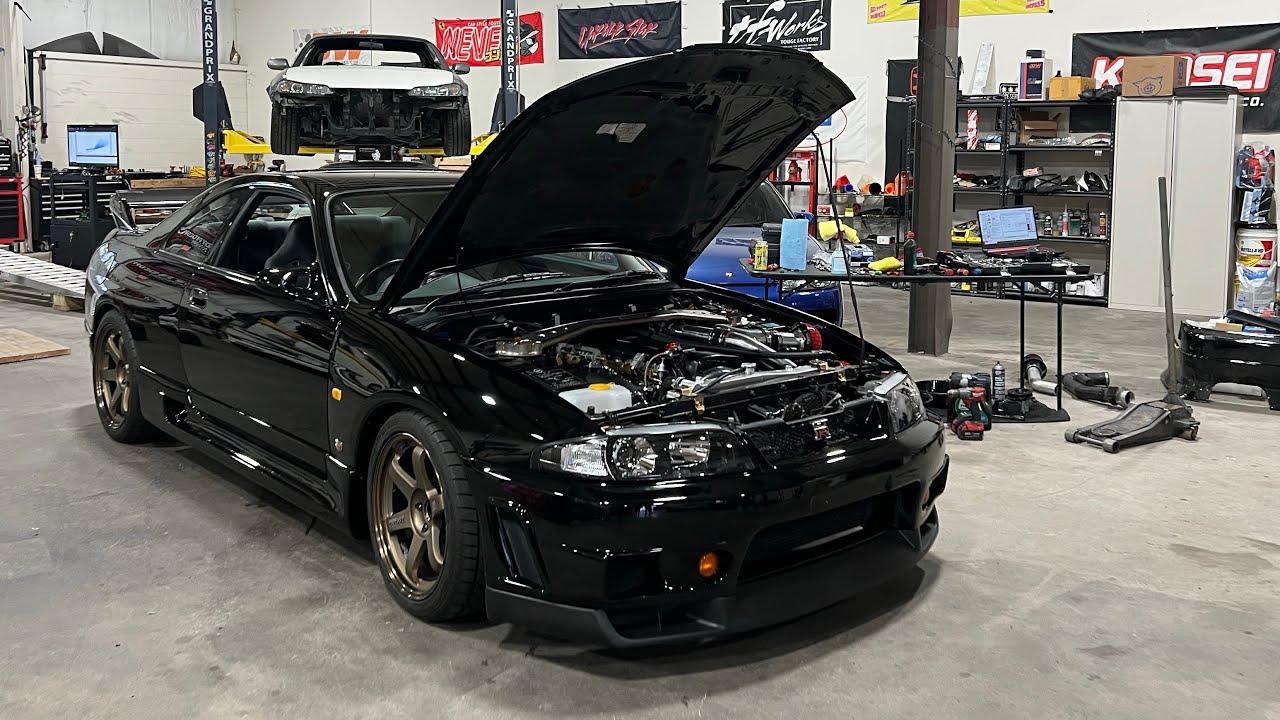 THE BEST R33 EVER HITS THE DYNO!