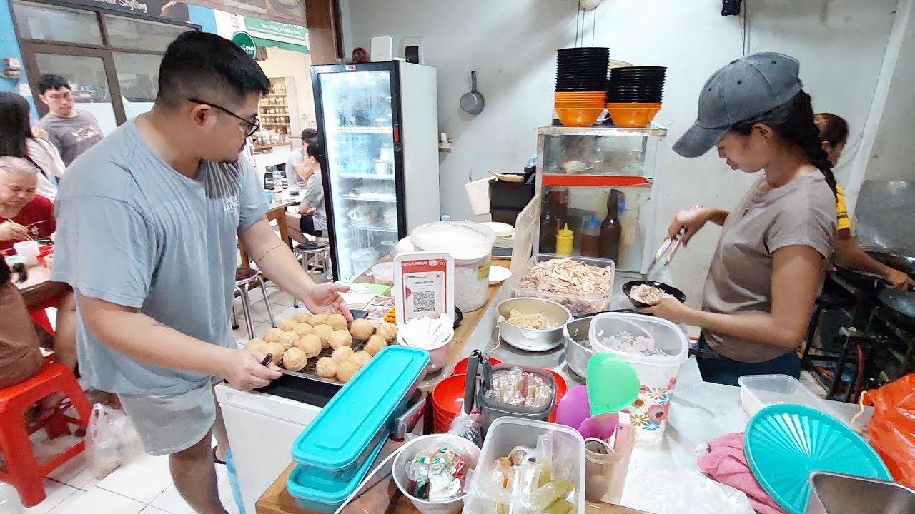 RAHASIA BAKMI KARET 618 YANG HALAL DAN ENAK DI PASAR DELAPAN ALAM SUTERA !!!