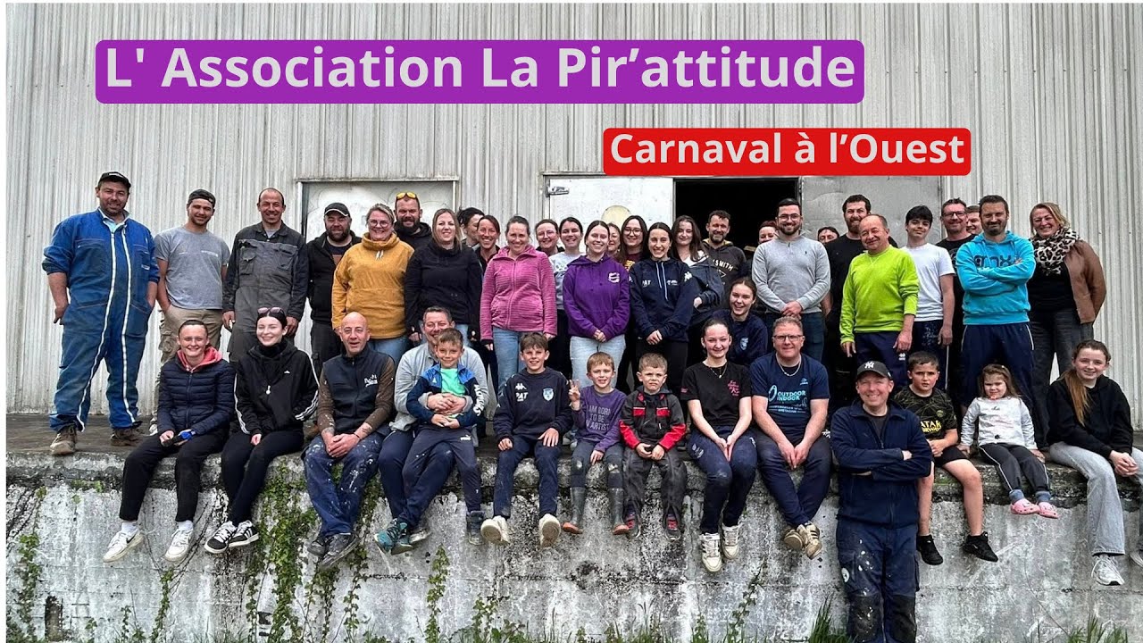 L' Association La Pir’attitude préparent leur char sur le thème 