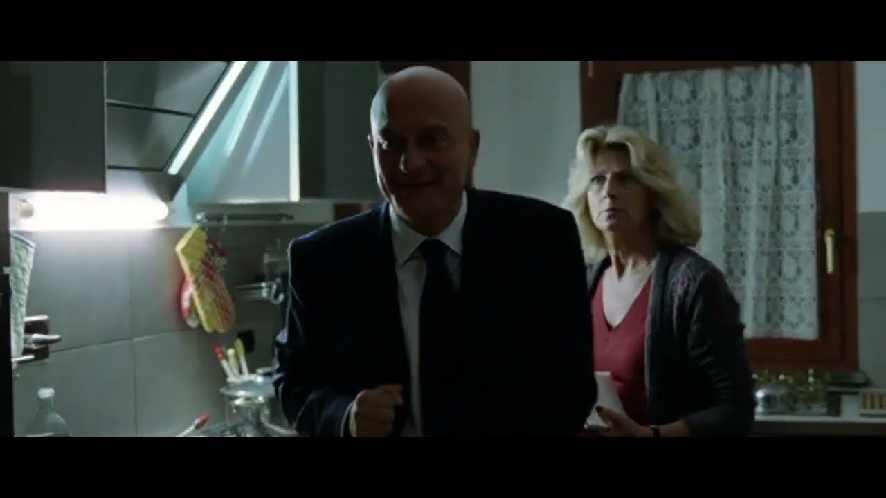 Benvenuti al sud: Alberto viene trasferito al sud e deve dare la notizia alla moglie Silvia!!!