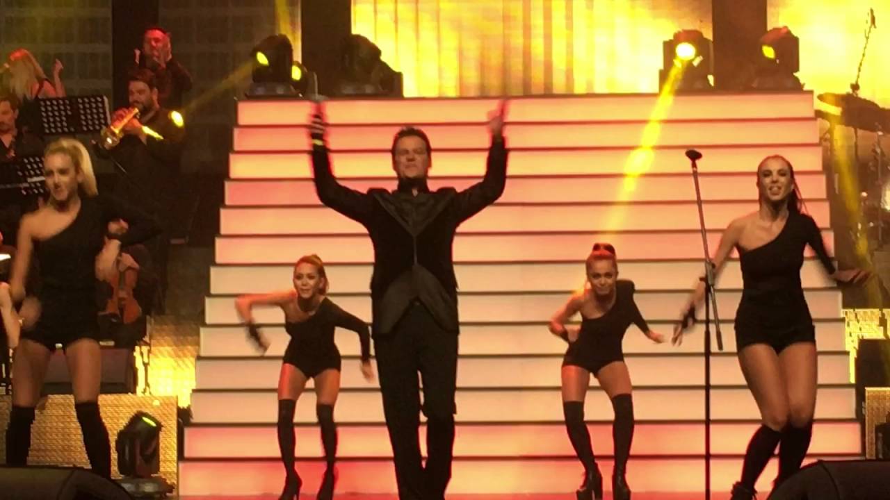 Hakan Peker - Bir Efsane (Harbiye Açık Hava Konseri) 01.10.2016