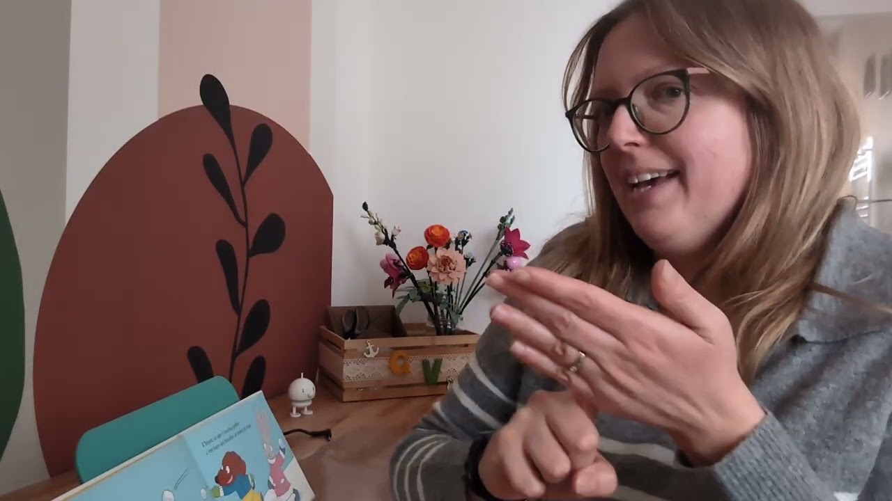 Crocolou aime les saisons avec des signes (LSF)