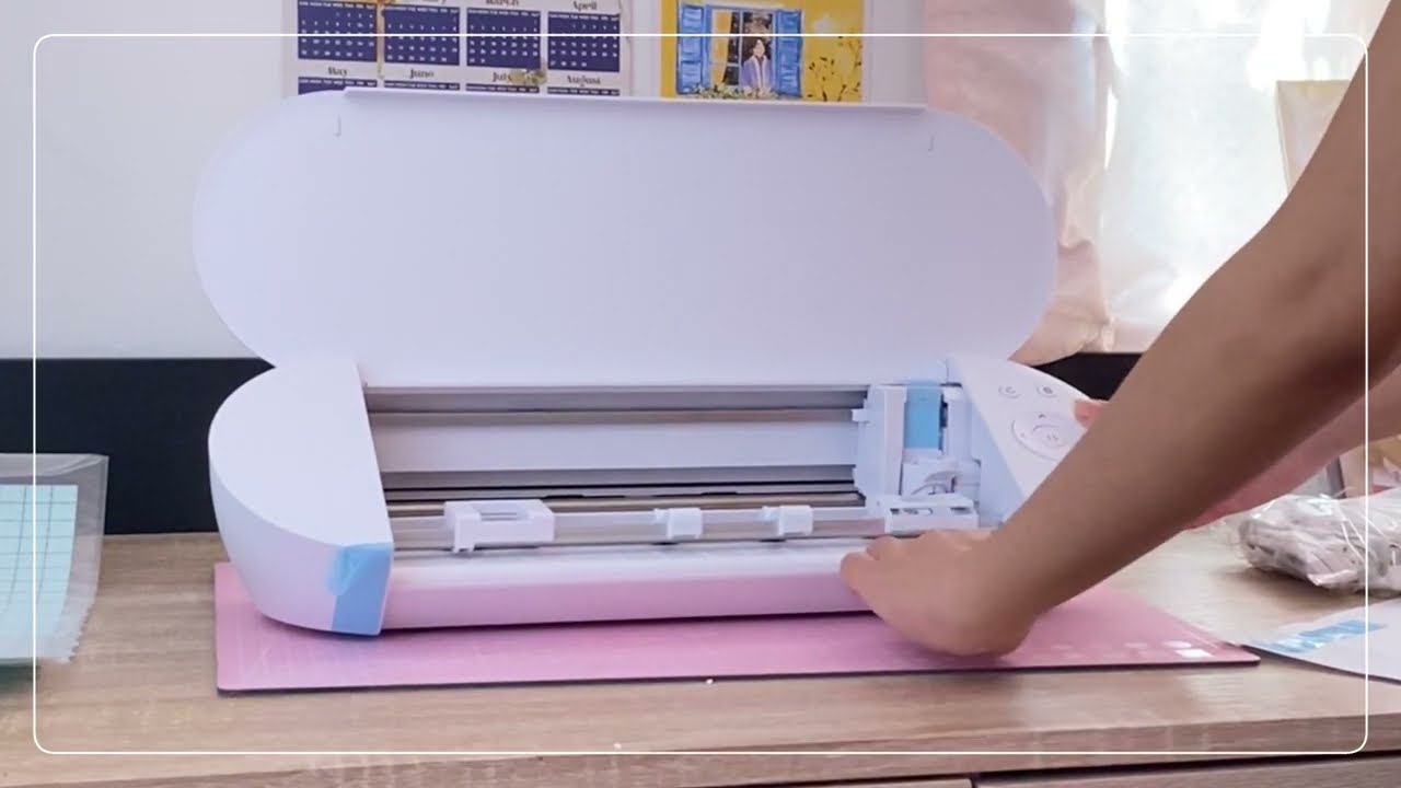 Silhouette Portrait 4 Unboxing + Setup | My First Cut✨🎀✂️